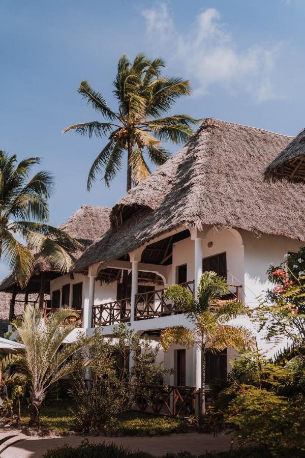 Blue Oyster Hotel Джамбиани Екстериор снимка