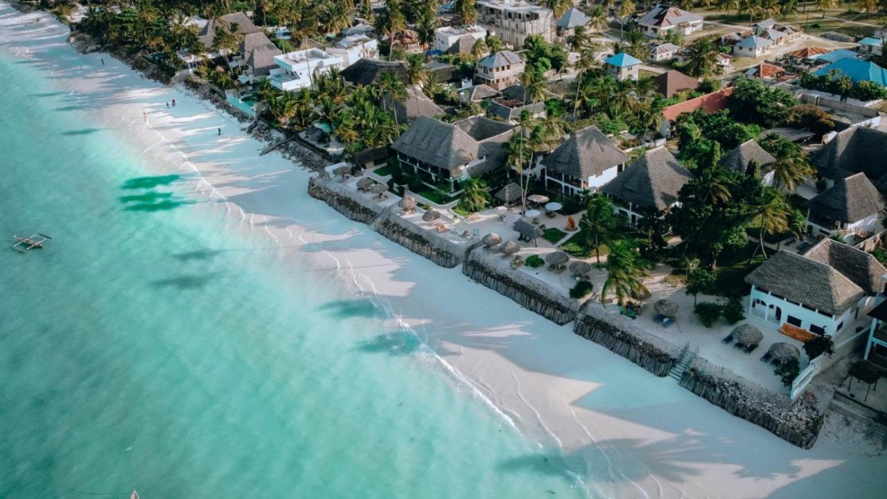 Blue Oyster Hotel Джамбиани Екстериор снимка