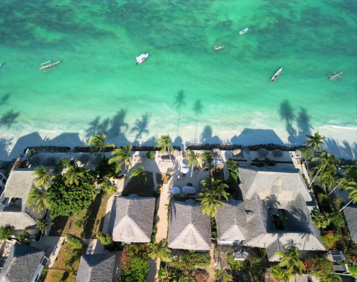 Blue Oyster Hotel Джамбиани Екстериор снимка