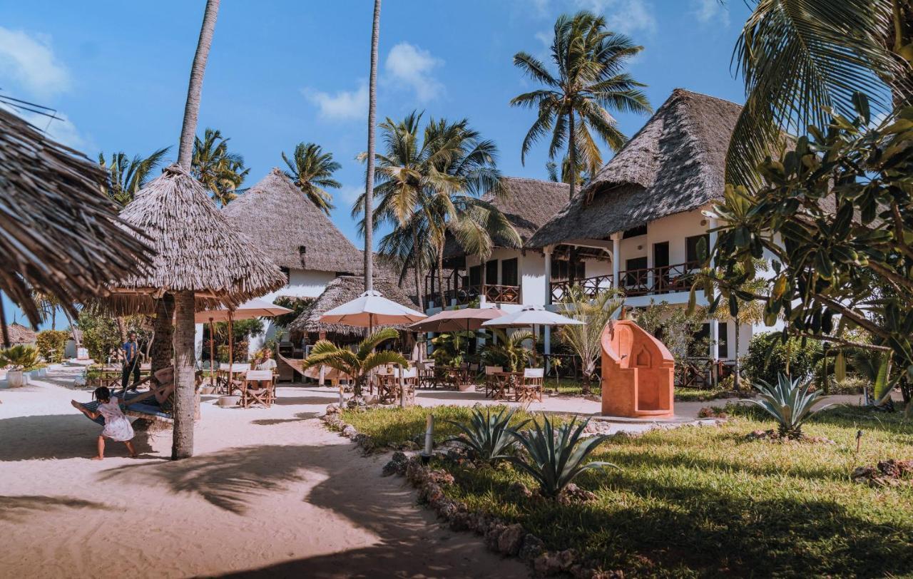 Blue Oyster Hotel Джамбиани Екстериор снимка