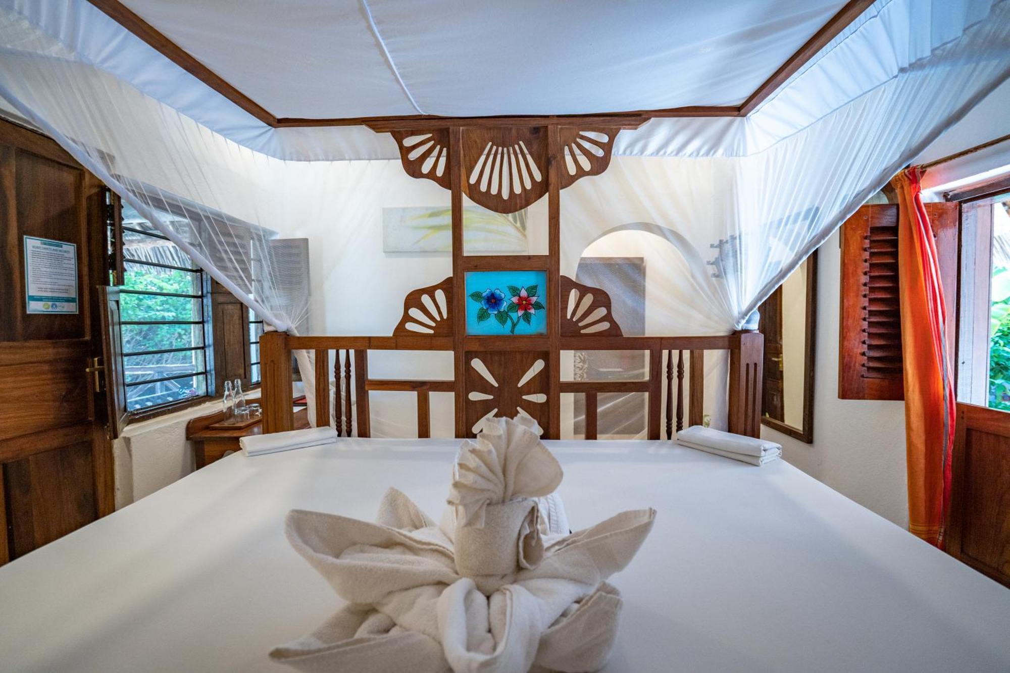Blue Oyster Hotel Джамбиани Екстериор снимка
