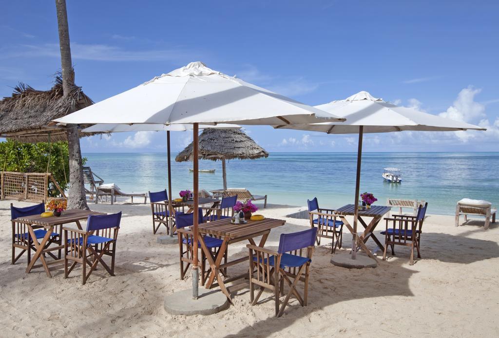 Blue Oyster Hotel Джамбиани Екстериор снимка