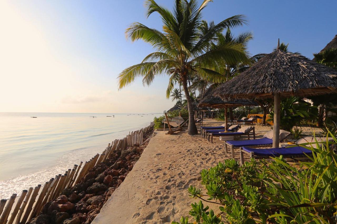 Blue Oyster Hotel Джамбиани Екстериор снимка