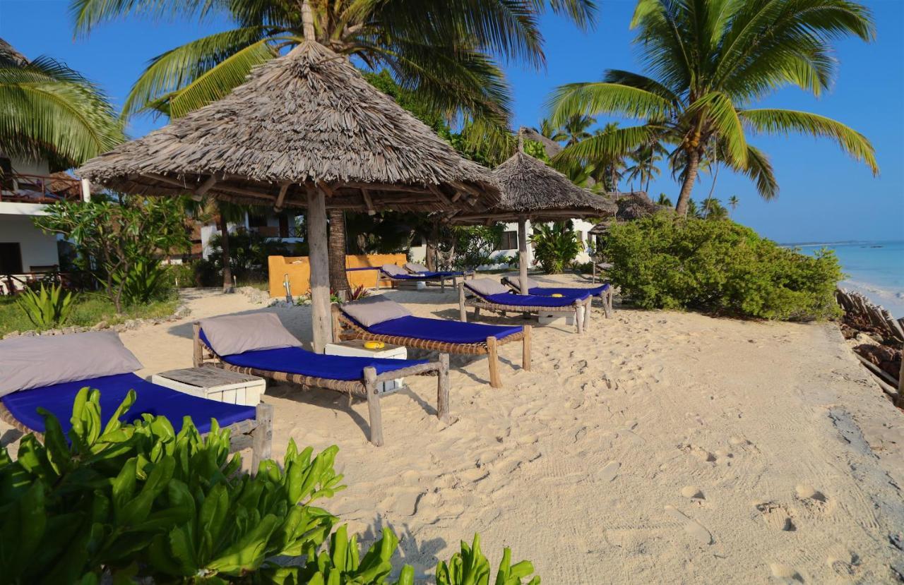 Blue Oyster Hotel Джамбиани Екстериор снимка